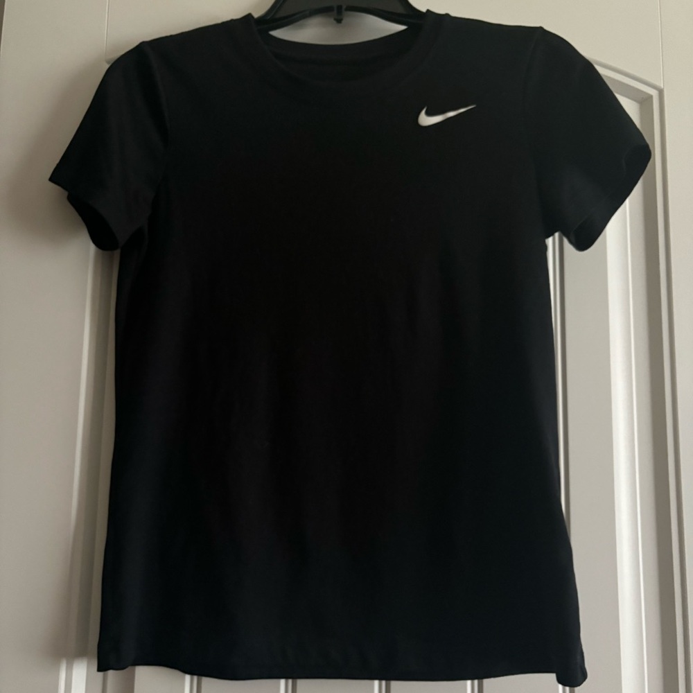 Nike Women's Dri-FIT Legend T-shirt, Black, Small